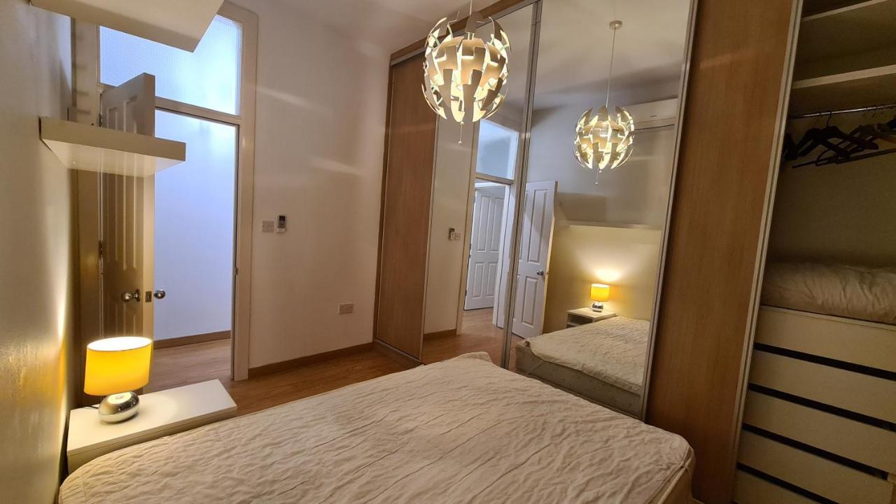 Appartamento Gibraltar Town Centre Flat With Roof Terrace Esterno foto