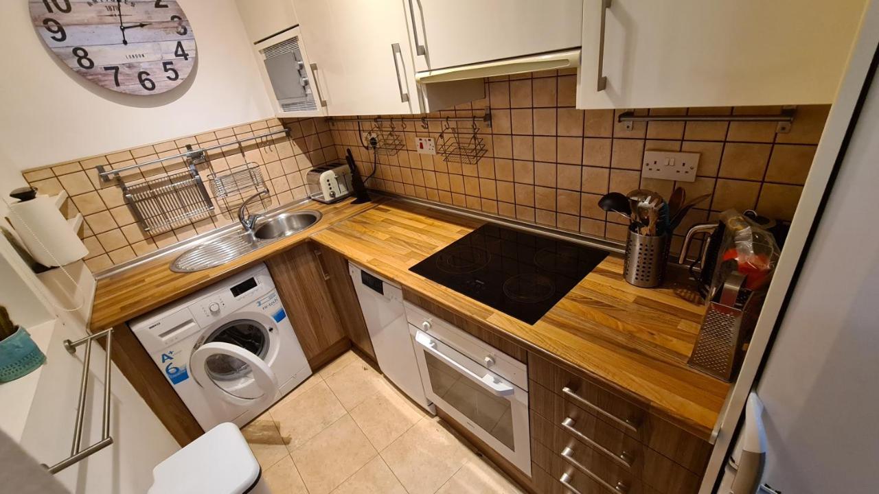 Appartamento Gibraltar Town Centre Flat With Roof Terrace Esterno foto
