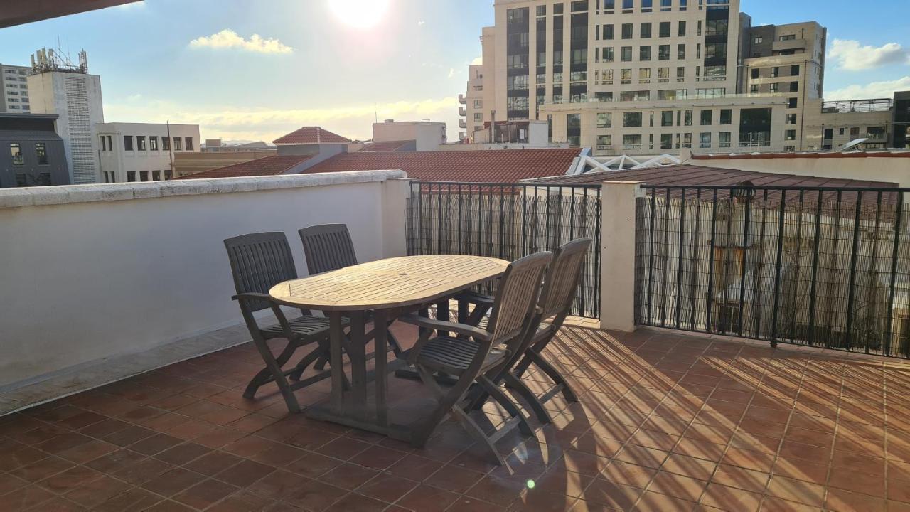 Appartamento Gibraltar Town Centre Flat With Roof Terrace Esterno foto